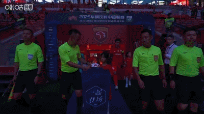 半场：海港1-1云南，莱昂纳多、奥斯卡建功，加布里埃尔丢点