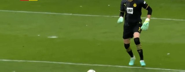 1680374906615066392.gif 九游体育-【德甲】穆勒2球,多特门将超巨失误,拜仁4比2回榜首