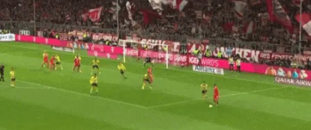 1680376574625051487.gif 九游体育-【德甲】穆勒2球,多特门将超巨失误,拜仁4比2回榜首