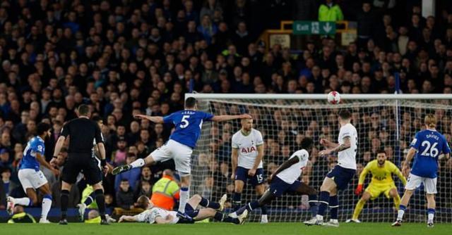 1680573047033074671.jpg 九游体育官网-换了主帅不换灵魂,热刺接力让四,孔蒂骂对了?