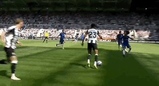 1746966874985024552.gif 【英超】托纳利+吉马良斯破门 纽卡2比0十人切尔西