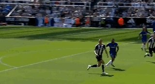 1746967927169019630.gif 【英超】托纳利+吉马良斯破门 纽卡2比0十人切尔西