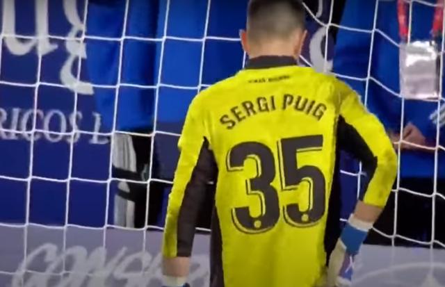 【2021亚洲金球奖】刚和武磊擦肩而过的伊朗门将