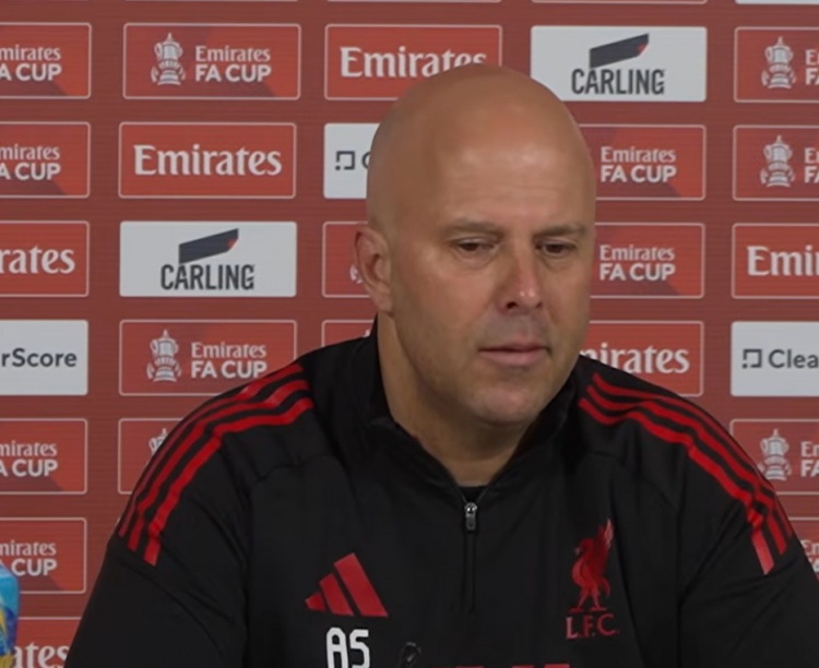 9体育-斯洛特：不太确定输球是否态度问题 大家都知道欧冠资格的重要性